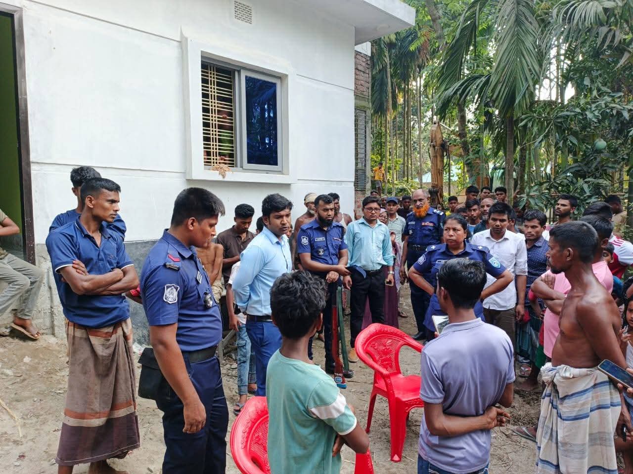 পঞ্চগড়ে করতোয়া নদী থেকে অবৈধ বালু উত্তোলন: মোবাইল কোর্টে ৭০ হাজার টাকা জরিমানা
