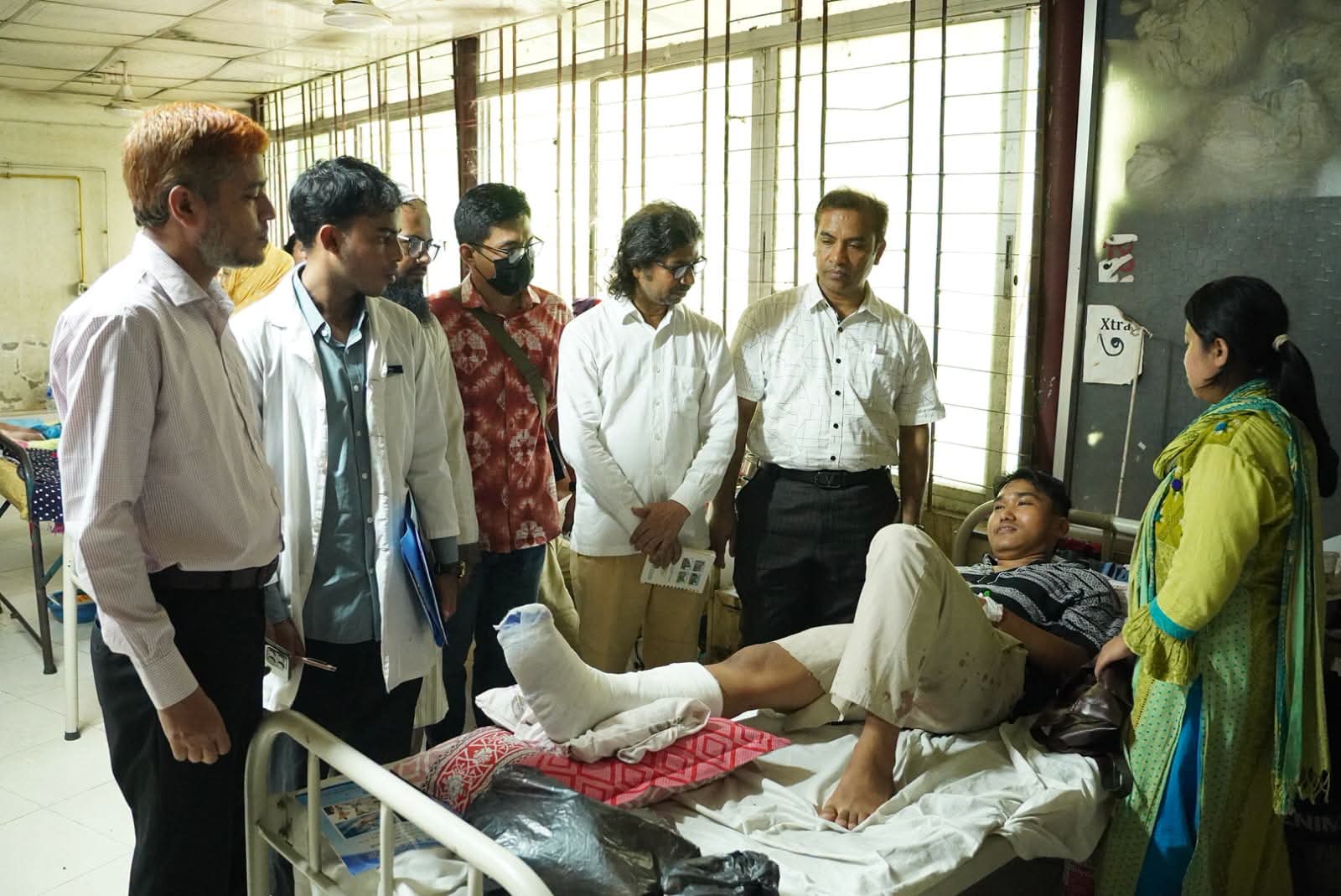 সড়ক দুর্ঘটনায় আহত রাবিপ্রবি শিক্ষার্থী, চিকিৎসার দায়িত্ব নিলেন উপাচার্য