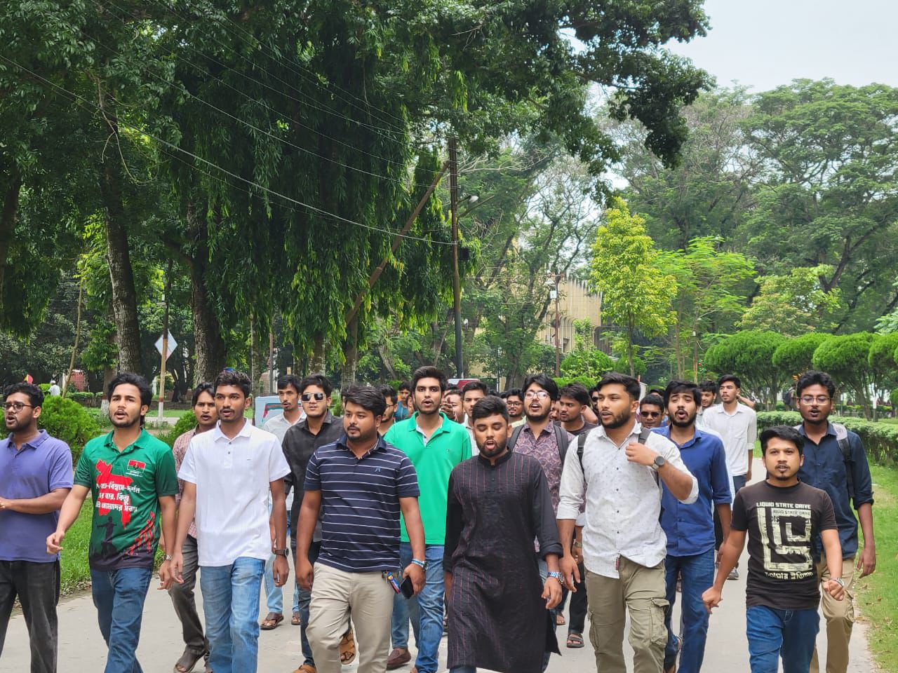 কার্যক্রম নিষিদ্ধ আওয়ামী লীগের নাশকতা-ষড়যন্ত্রের প্রতিবাদে ইবি ছাত্রদলের বিক্ষোভ